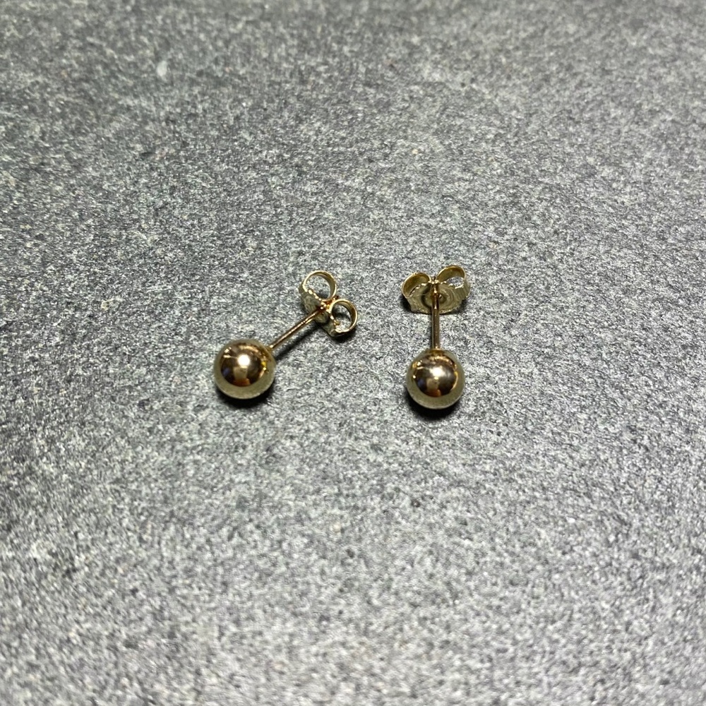 14K Yellow Gold Studs